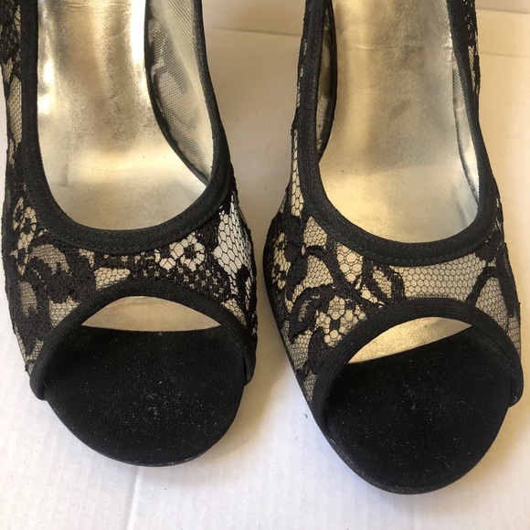 Stuart Weitzman Guipure Lace Heels Open Toe Black Size 39.5 Slip On - Picture 4 of 9